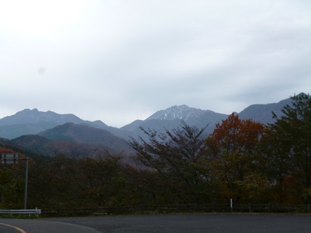 倉吉市地蔵峠から見る大山東壁と烏ヶ山