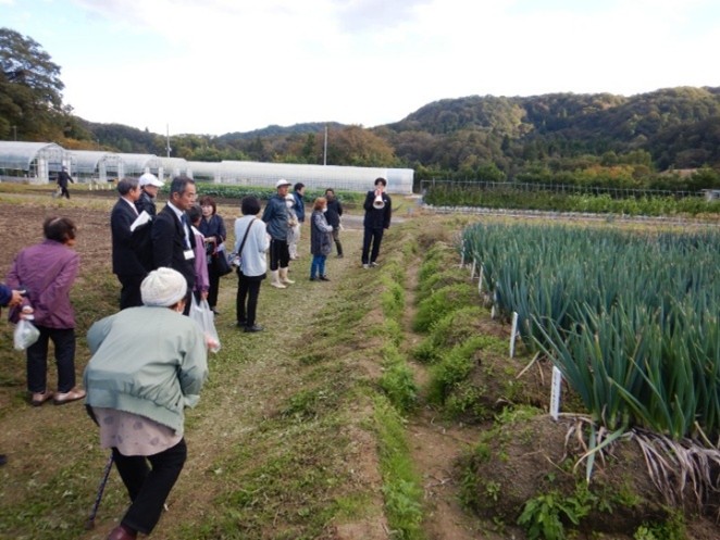 圃場案内の様子