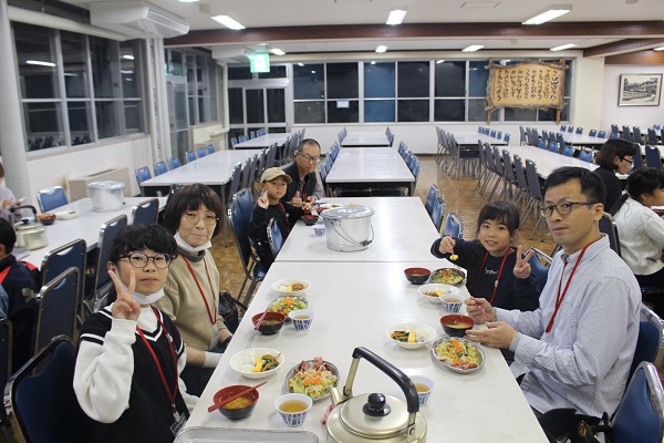 夕食の様子