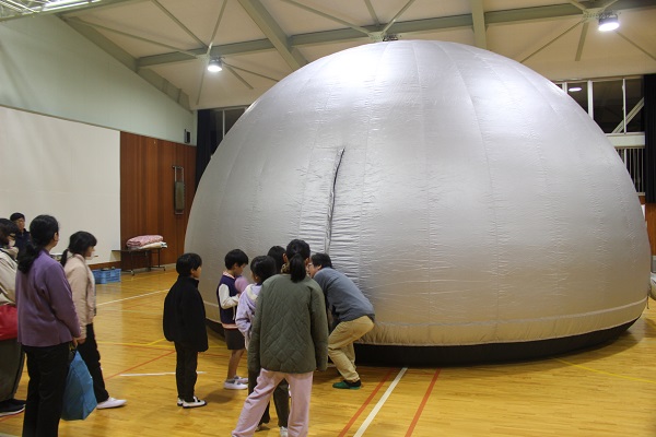 プラネタリウムの様子