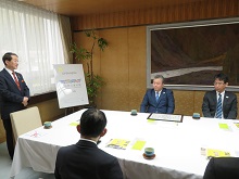 株式会社鳥取銀行からの鳥取県立美術館企業協賛金に対する感謝状贈呈式1