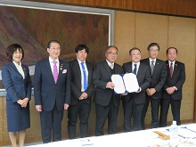 自然共生サイト「鳥取県八頭船岡環境保全エリア」に係る生物多様性保全協定調印式1