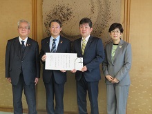 令和6年度優良民間社会福祉事業施設に対する御下賜金伝達式2