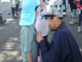 名札をつけてあげる