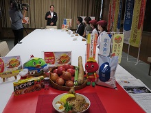 ハウス食品株式会社と鳥取県がコラボしたオリジナル夏カレーレシピ発表に係る報告会1