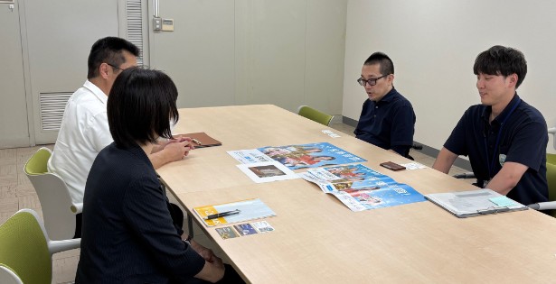 鳥取市内金融機関での協力依頼の写真（その2）
