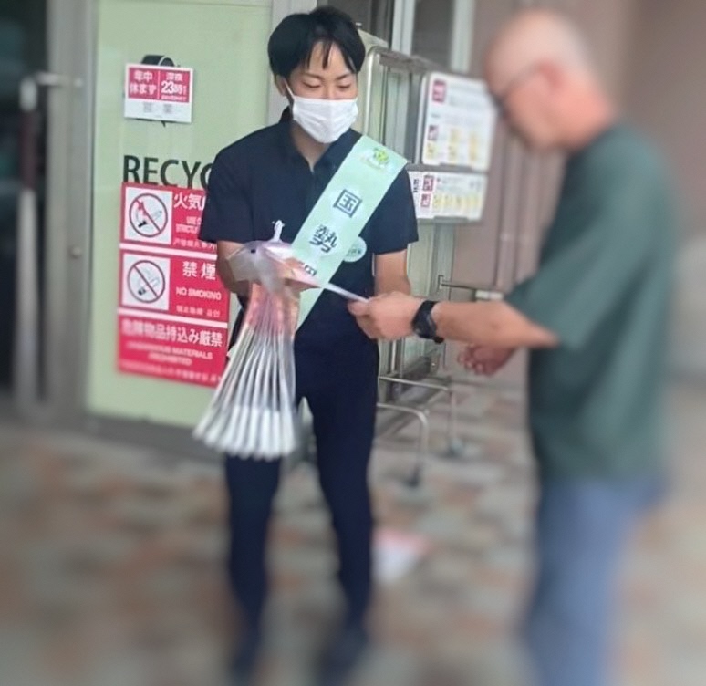 商業施設でのPR活動中の写真