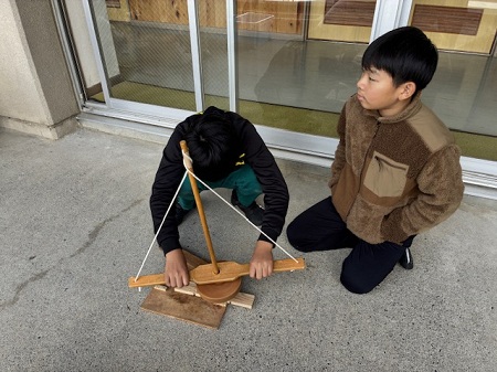 別のグループの視察