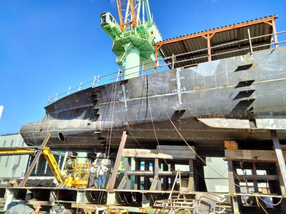 建造中の漁船
