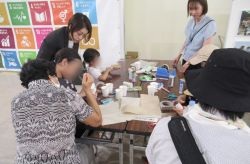 エコ工作の様子