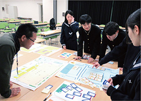 避難所運営ゲームの様子