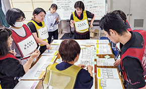 浜村自主防災会のHUG研修会の様子