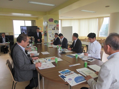 北海道ニセコ高等学校の調査の様子