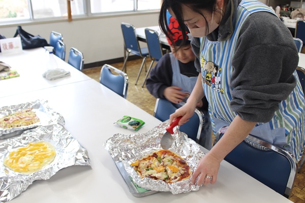 トッピングの様子2