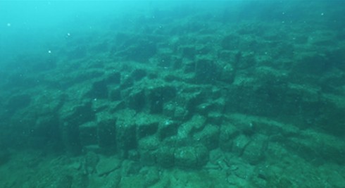 海底の柱状節理