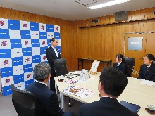 境港総合技術高等学校からの「道場六三郎監修 鯖味噌煮缶詰」完成報告会1