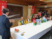JA鳥取中央からの「鳥取西瓜」贈呈式1