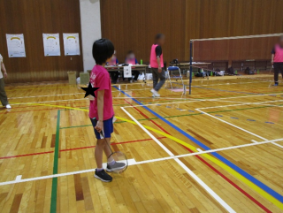 女子バドミントン(個人)の様子