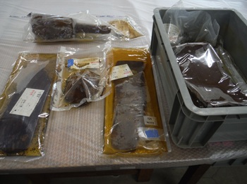 保存処理する木製品