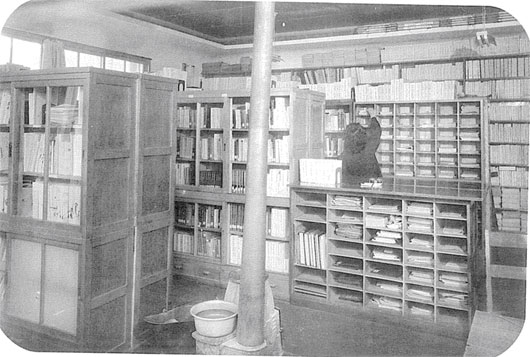 昭和３０年頃の議会図書室の写真