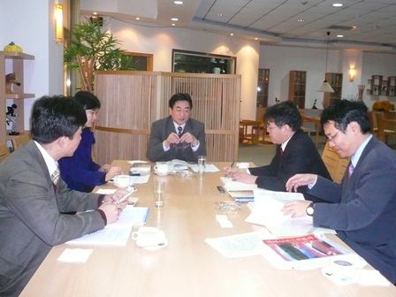 吉林大学で王勝今副学長との面談の写真