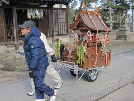 境港市小篠津のトンドさんの神輿の写真